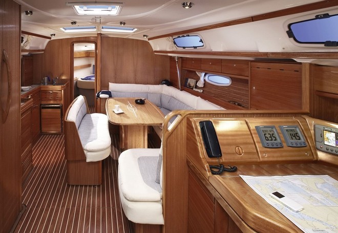 Bavaria 42 Cruiser interior © International Marine Brokers New Zealand www.internationalmarine.co.nz